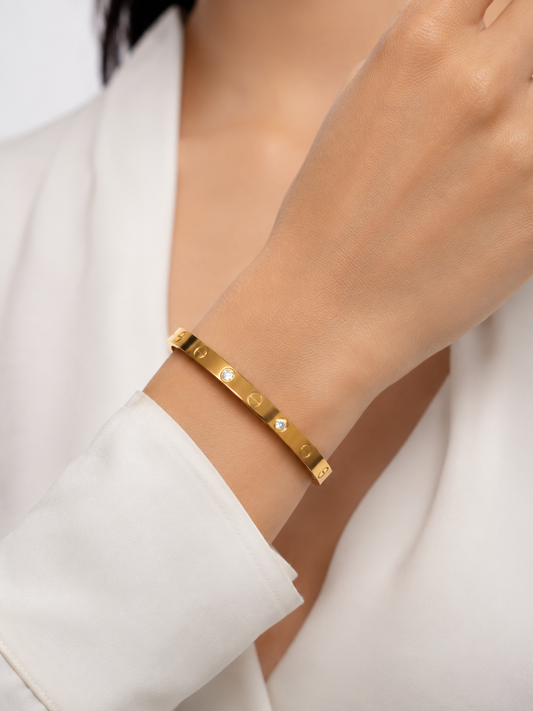 Zirconia Love Bangle