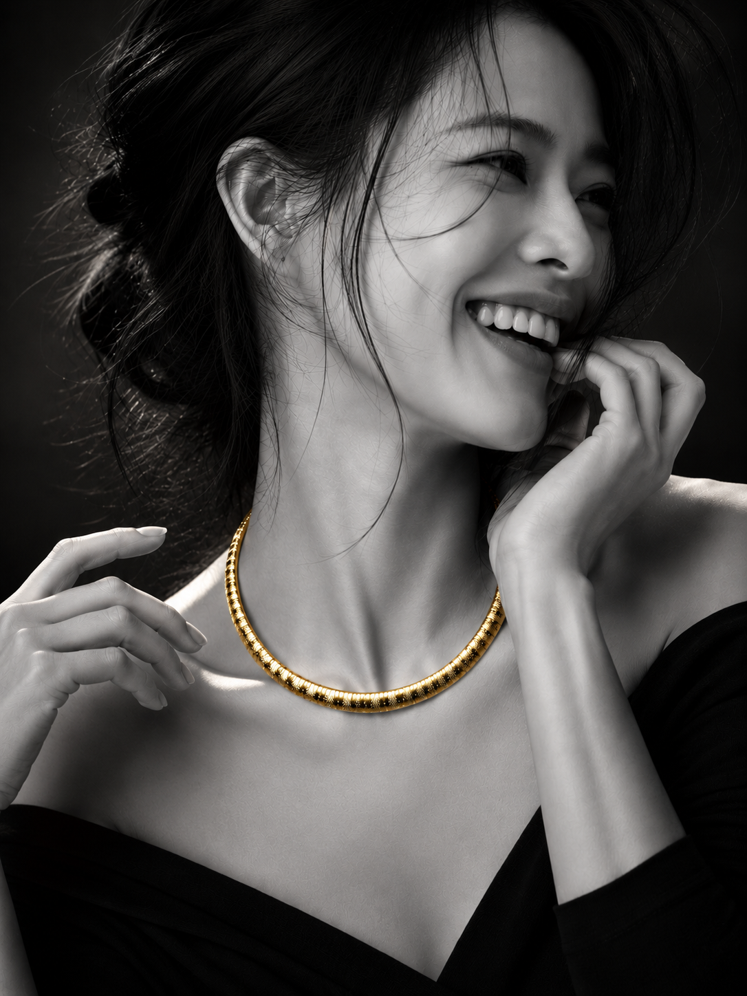 Zircons Liquid Collar Neckpiece