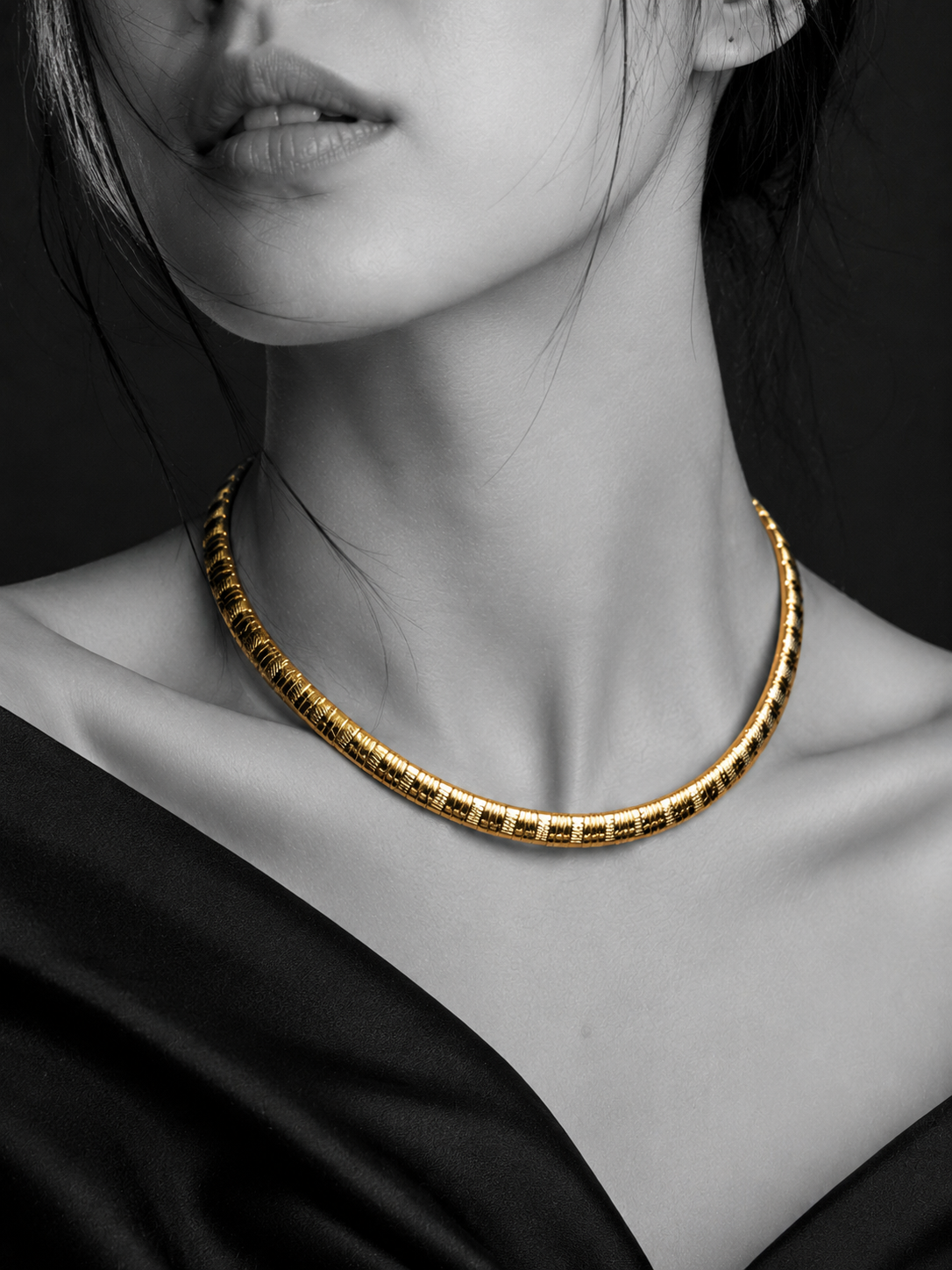 Zircons Liquid Collar Neckpiece