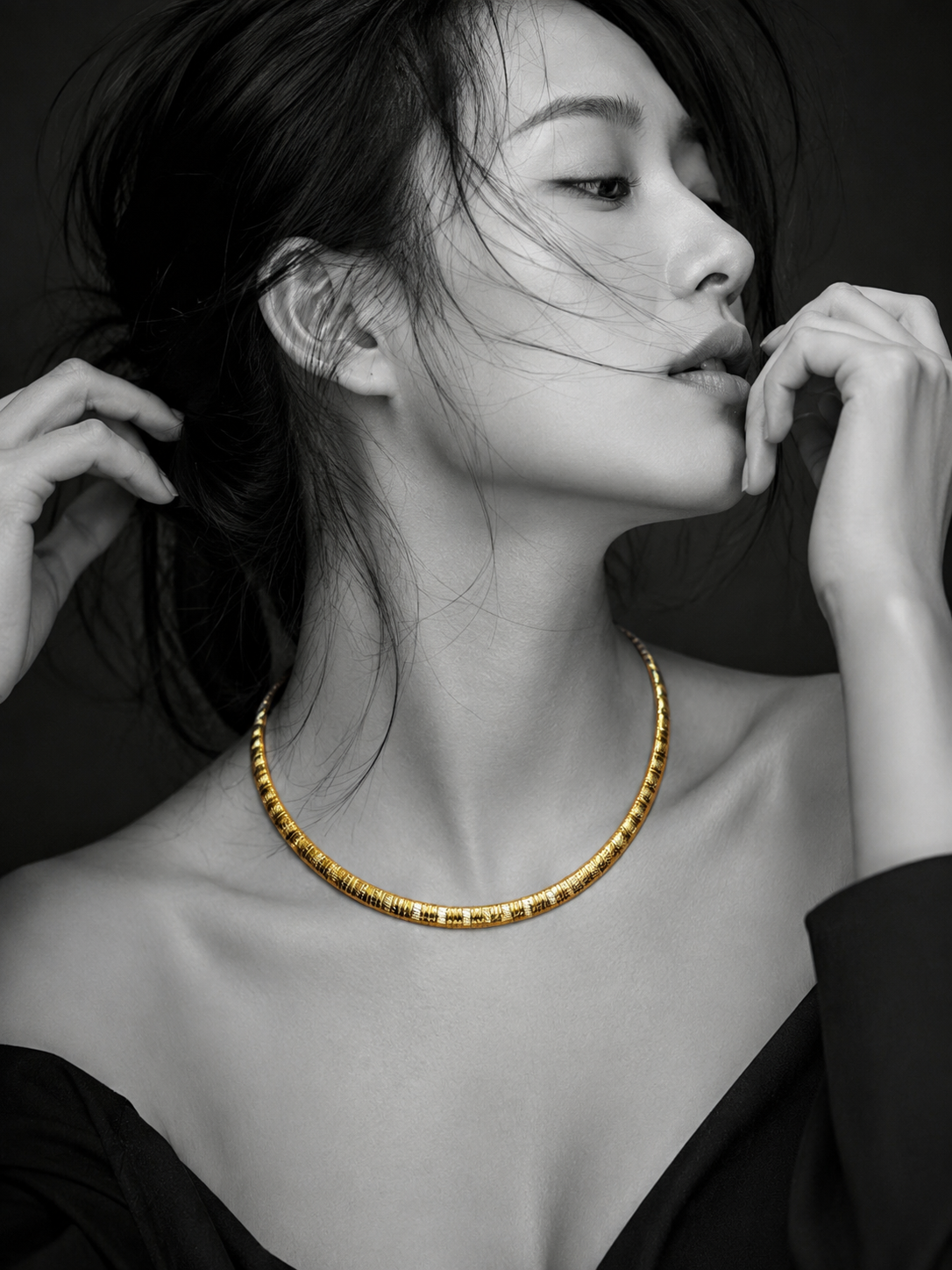 Zircons Liquid Collar Neckpiece